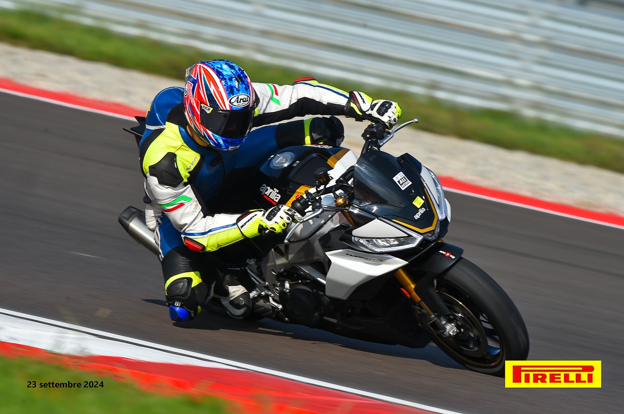 AL CREMONA CIRCUIT CON LE APRILIA V4