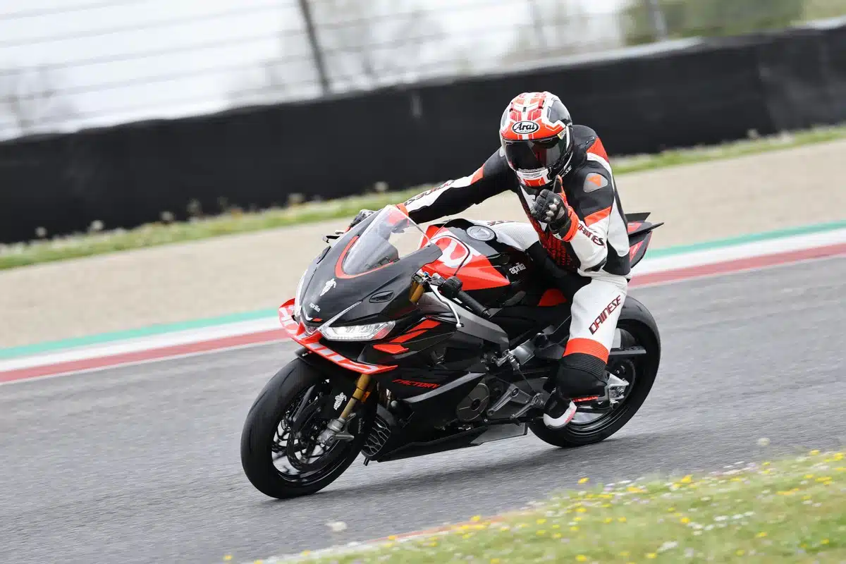 Aprilia RS 660 Factory 2025 - TEST