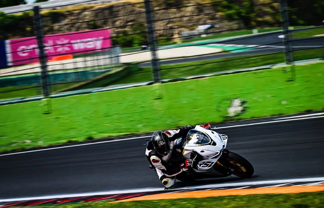 Aprilia RSV4 1100 Factory 2024 - Prova Vallelunga