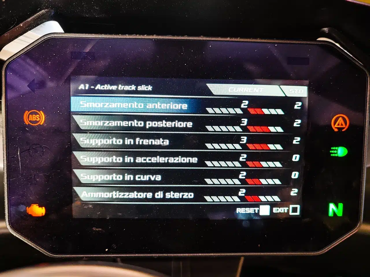 Aprilia RSV4 1100 Factory 2024 - Prova Vallelunga