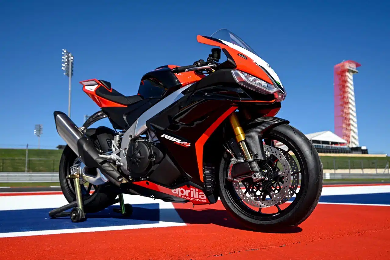 Aprilia RSV4 Factory e Tuono V4 Factory SE-09 SBK 