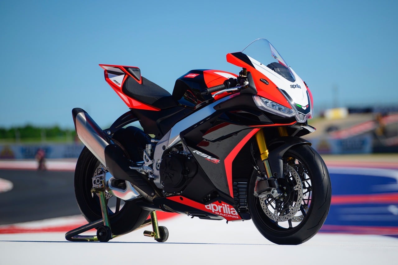 Aprilia RSV4 Factory e Tuono V4 Factory SE-09 SBK