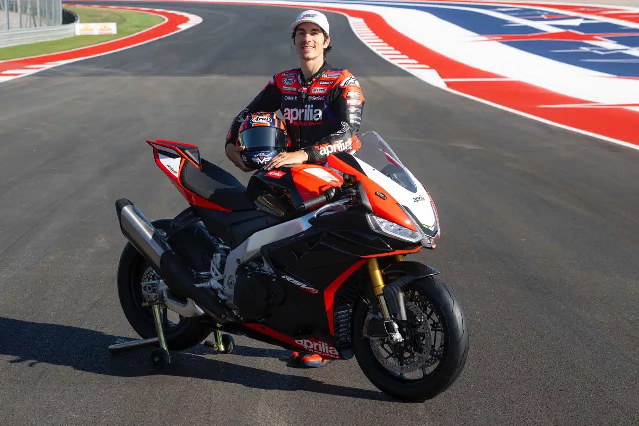 Aprilia RSV4 Factory e Tuono V4 Factory SE-09 SBK 