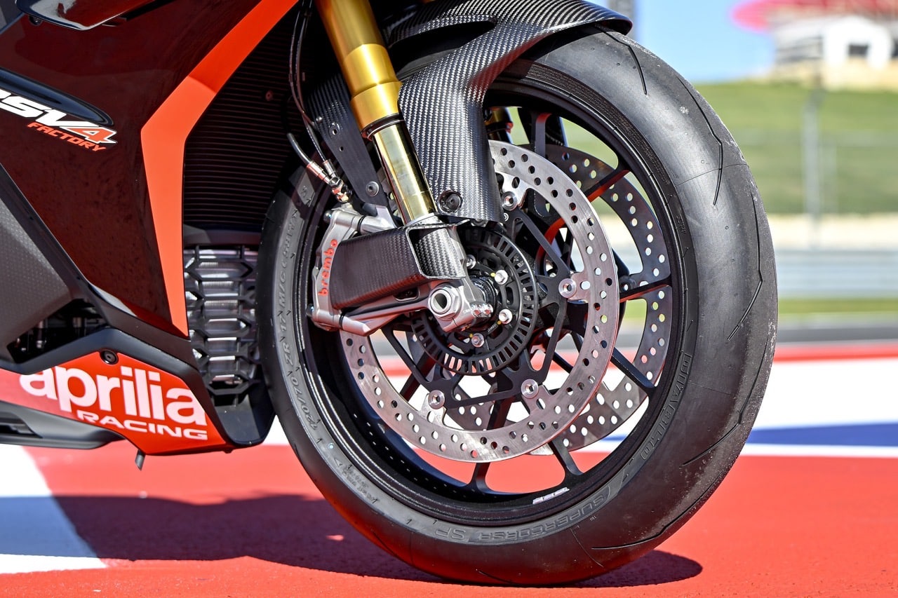 Aprilia RSV4 Factory e Tuono V4 Factory SE-09 SBK