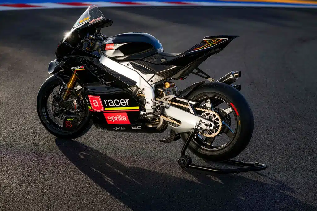 Aprilia RSV4 X ex3ma 