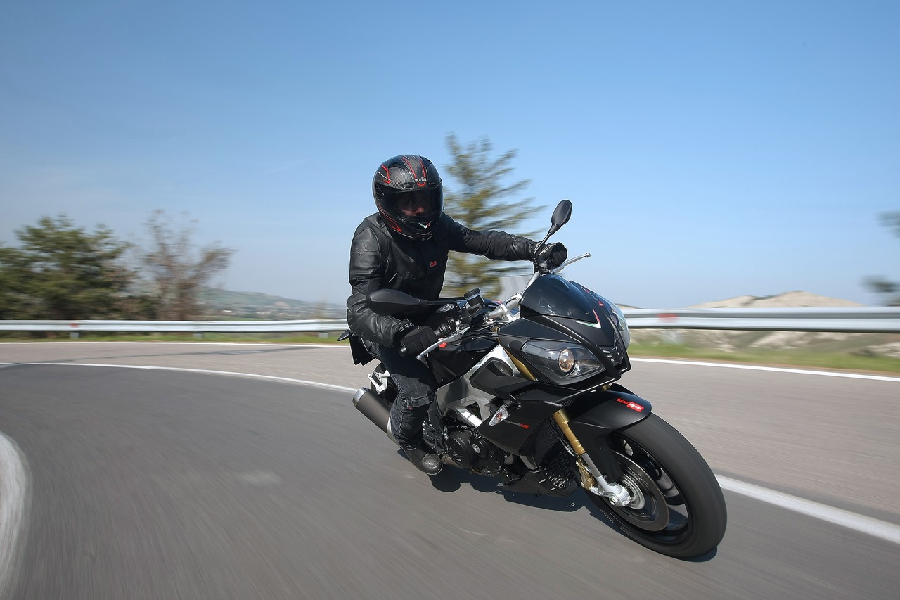 Aprilia Tuono V4R APRC