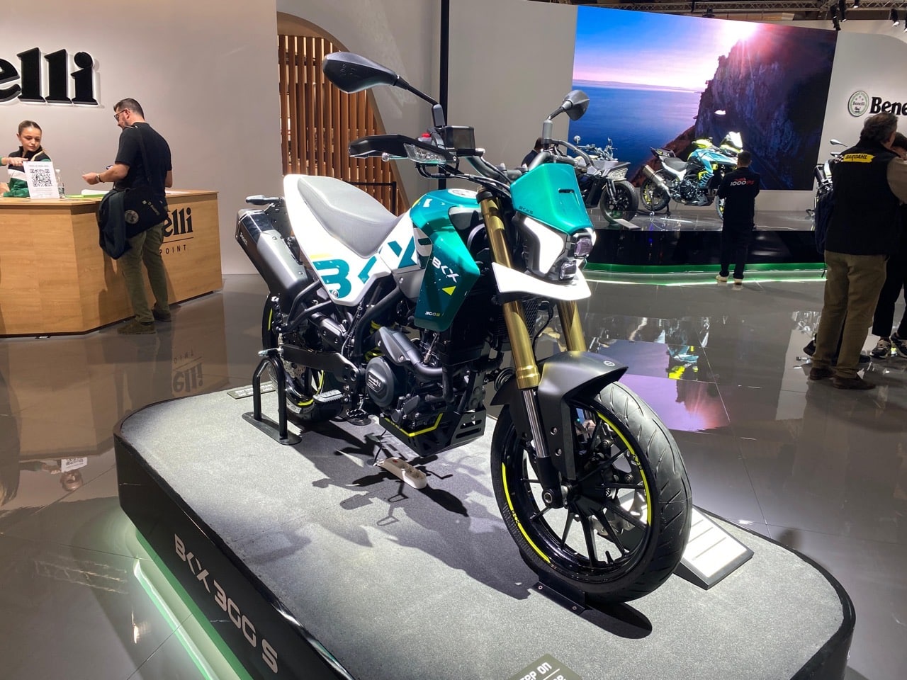 Benelli BKX 125 e 300 - EICMA 2024