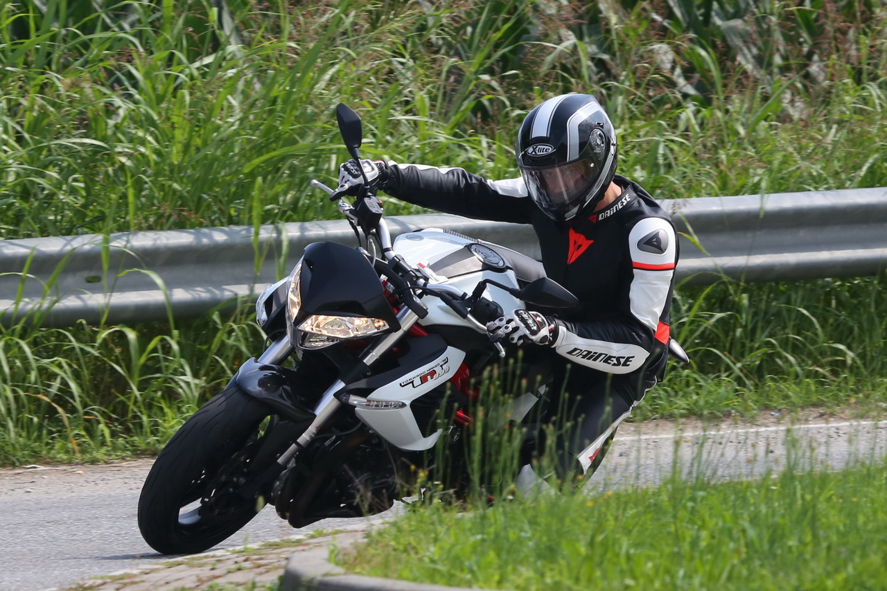 Benelli TNT899 - Prova su strada 2014