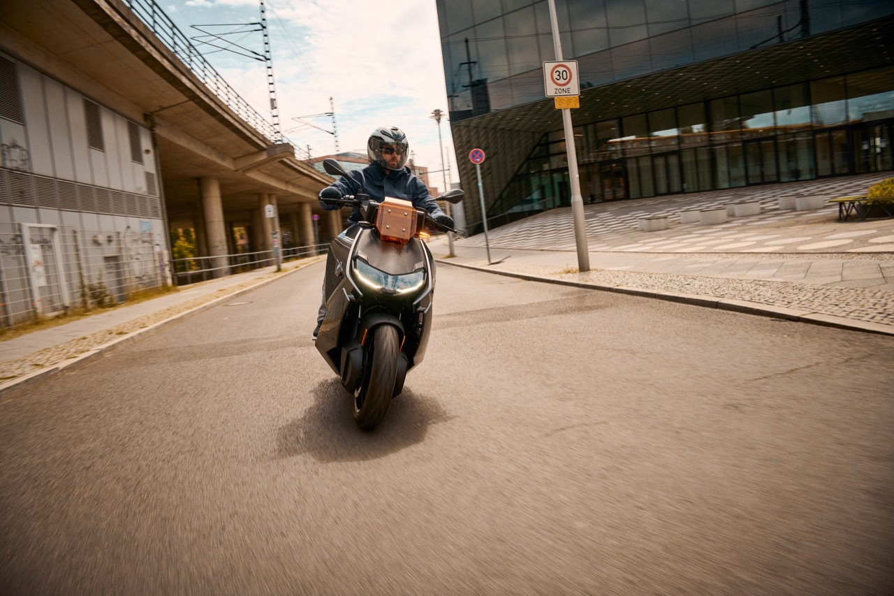 BMW CE 04 - foto
