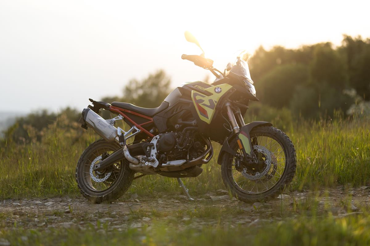 BMW F800 GS, F 900 GS e F 900 GS Adventure 2024