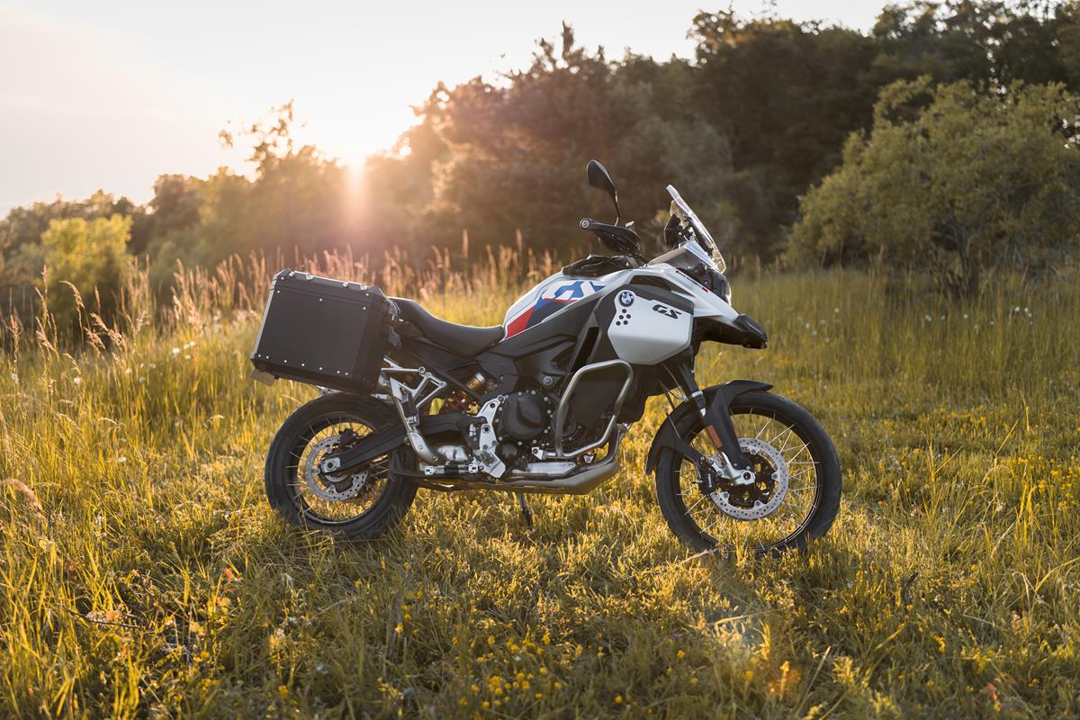 BMW F800 GS, F 900 GS e F 900 GS Adventure 2024