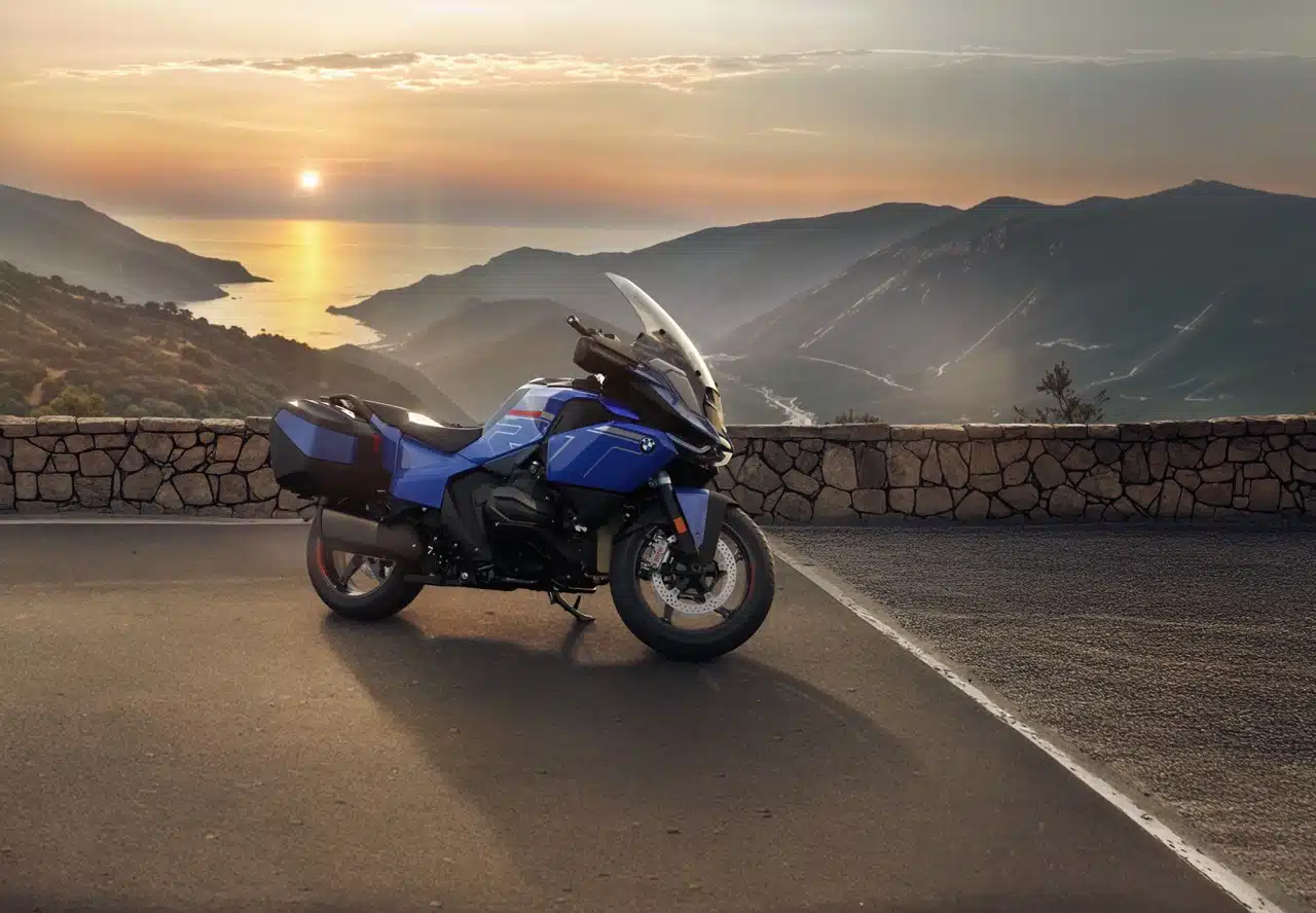 BMW R 1300 RT 2025 - Foto ufficiali