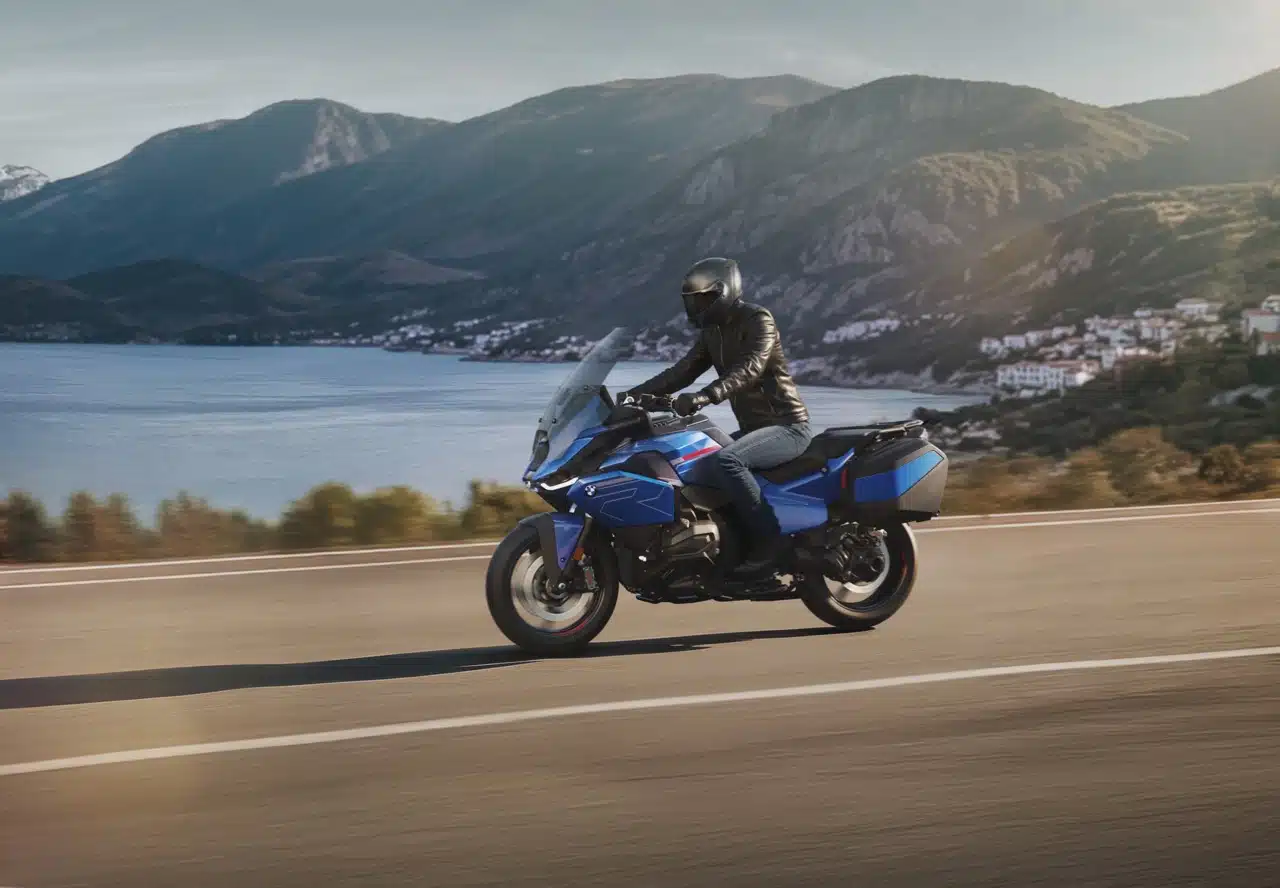 BMW R 1300 RT 2025 - Foto ufficiali