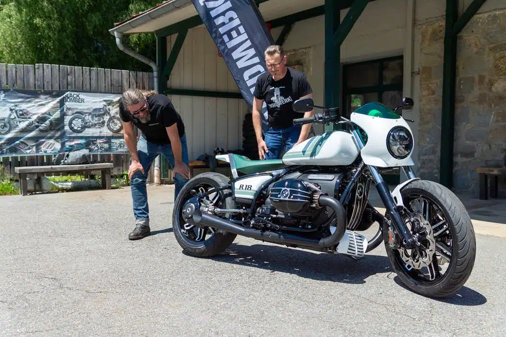 BMW Speed Sisters by Woidwerk