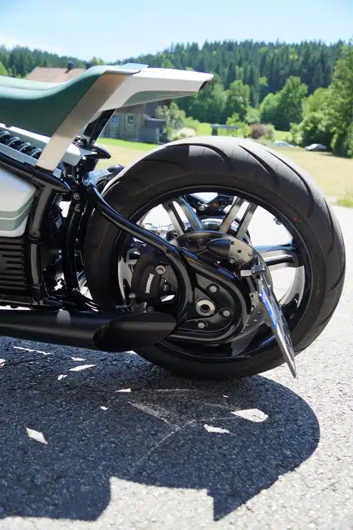 BMW Speed Sisters by Woidwerk