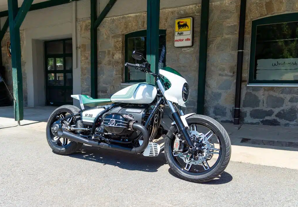 BMW Speed Sisters by Woidwerk