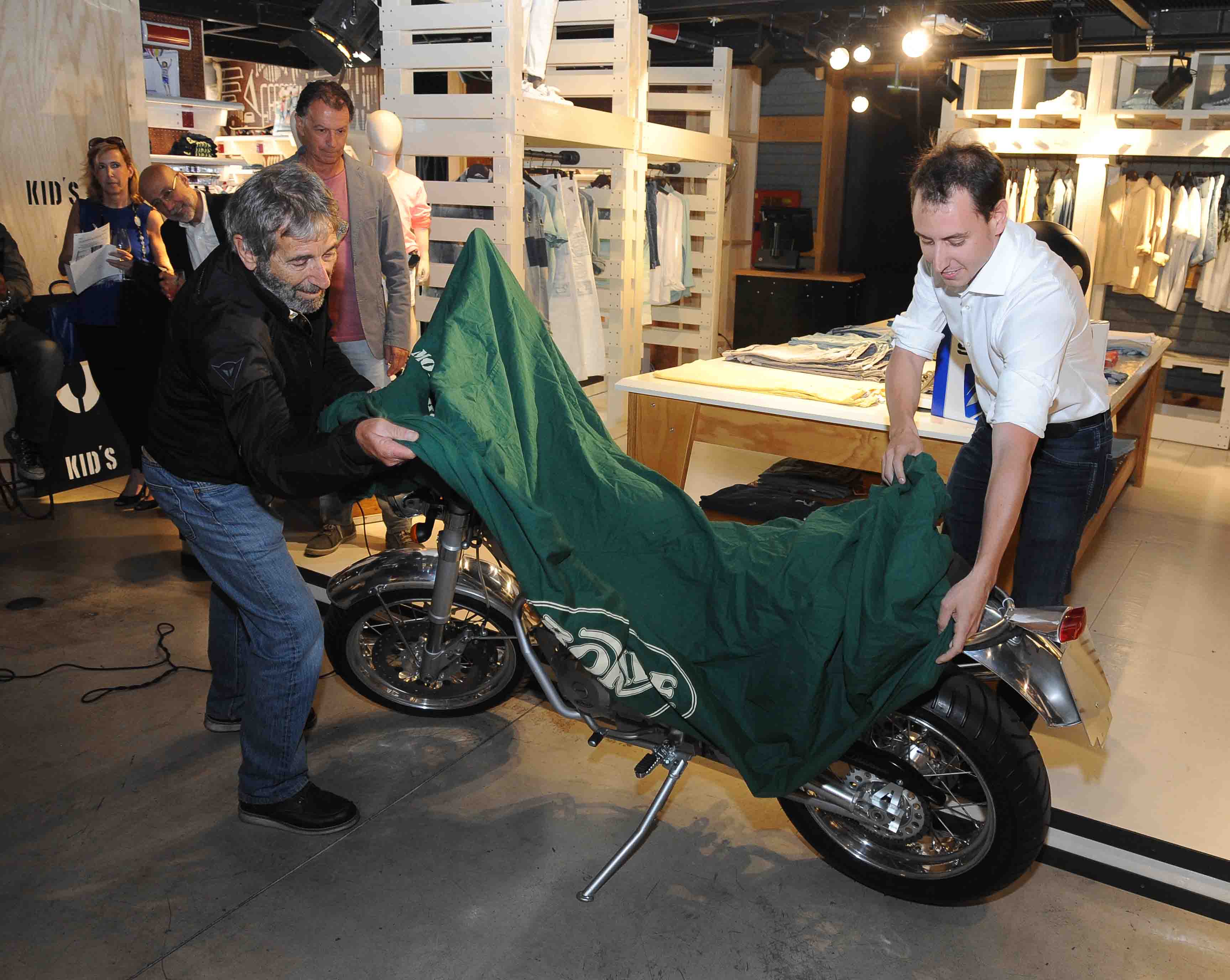 Borile B 300 CR - Presentazione Milano