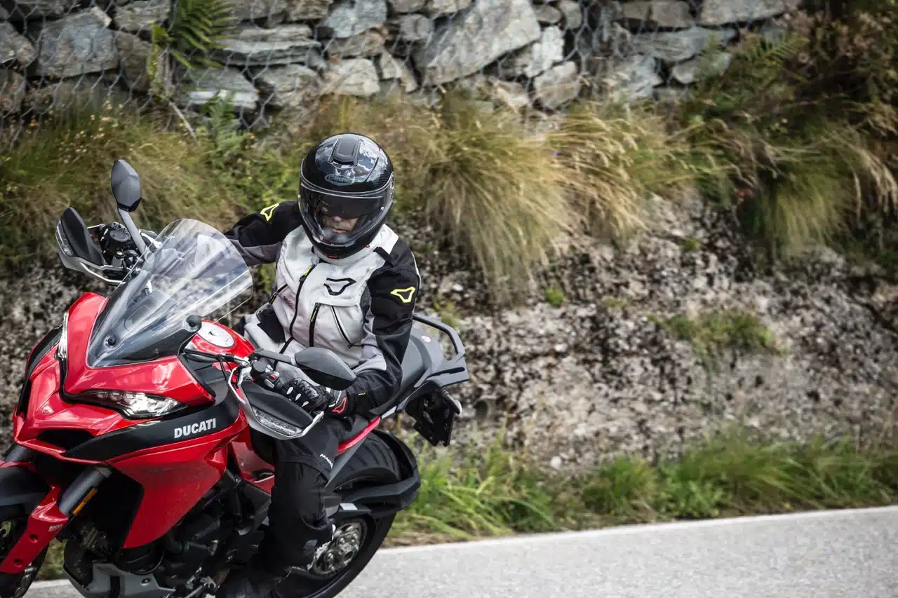 Caberg Levo X Carbon - Foto ufficiali