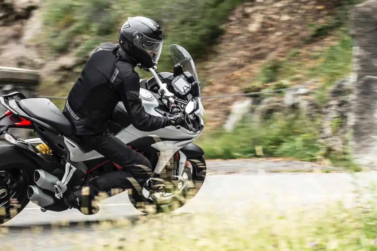 Caberg Levo X Carbon - Foto ufficiali