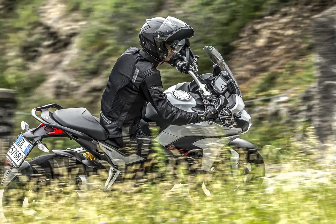 Caberg Levo X Carbon - Foto ufficiali