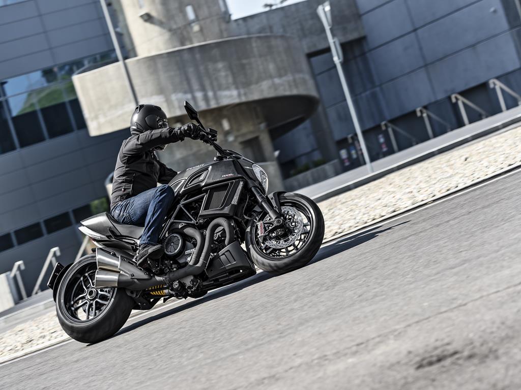 Ducati Diavel Carbon MY 2016