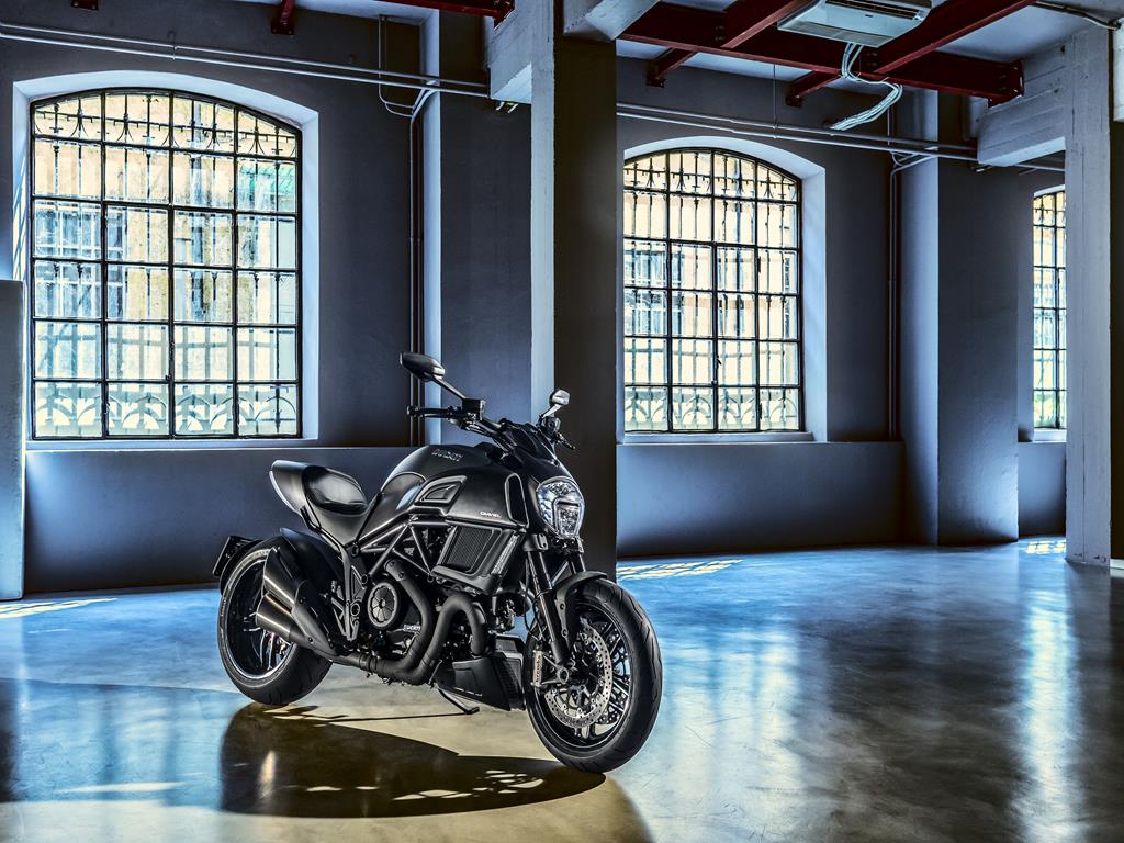 Ducati Diavel Carbon MY 2016