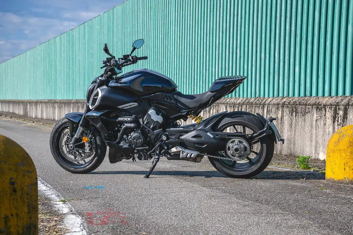 Ducati Diavel V4