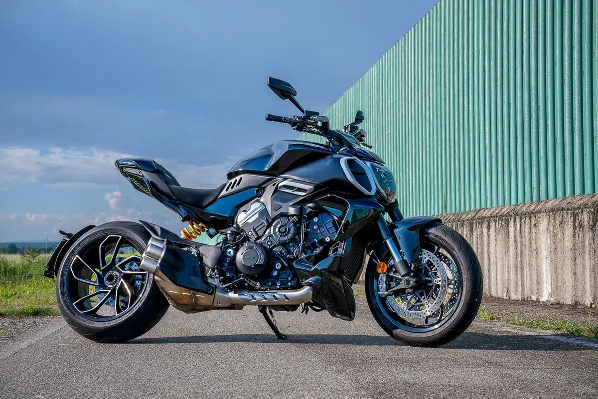 Ducati Diavel V4