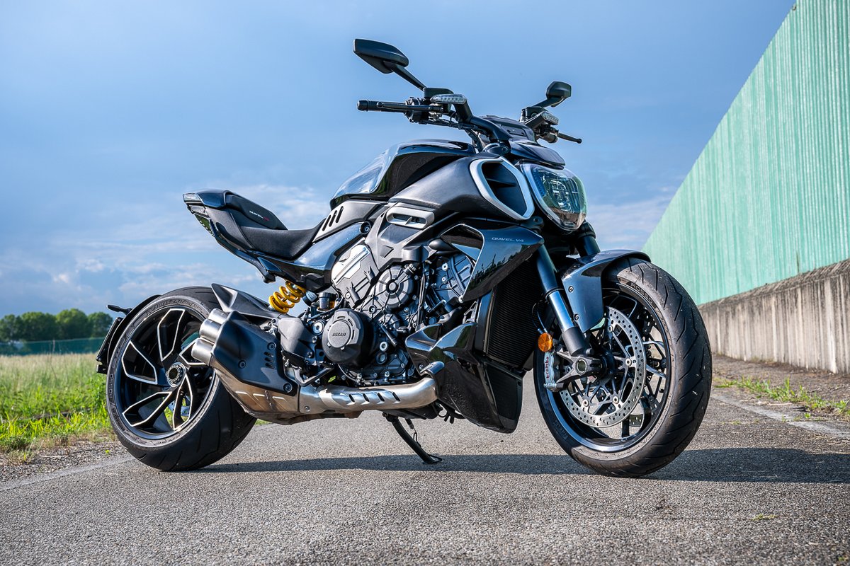 Ducati Diavel V4