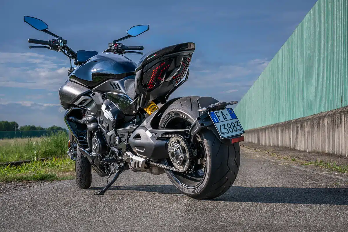 Ducati Diavel V4
