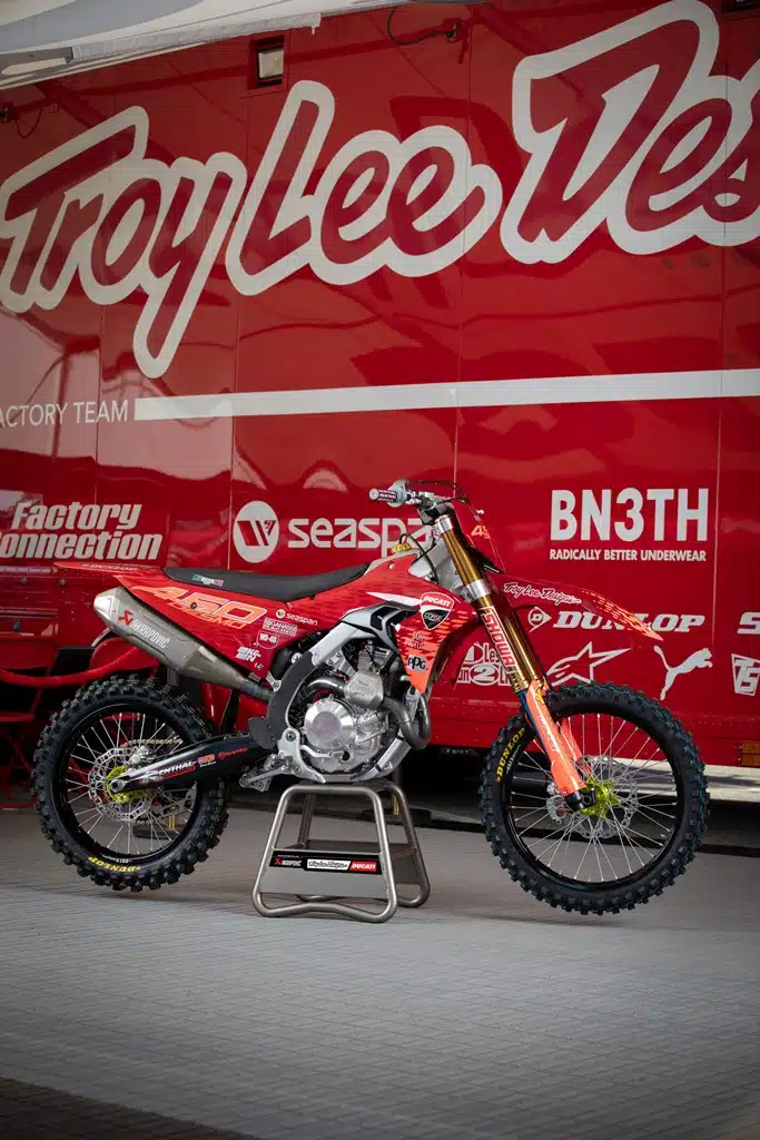 Ducati e Troy Lee Designs 