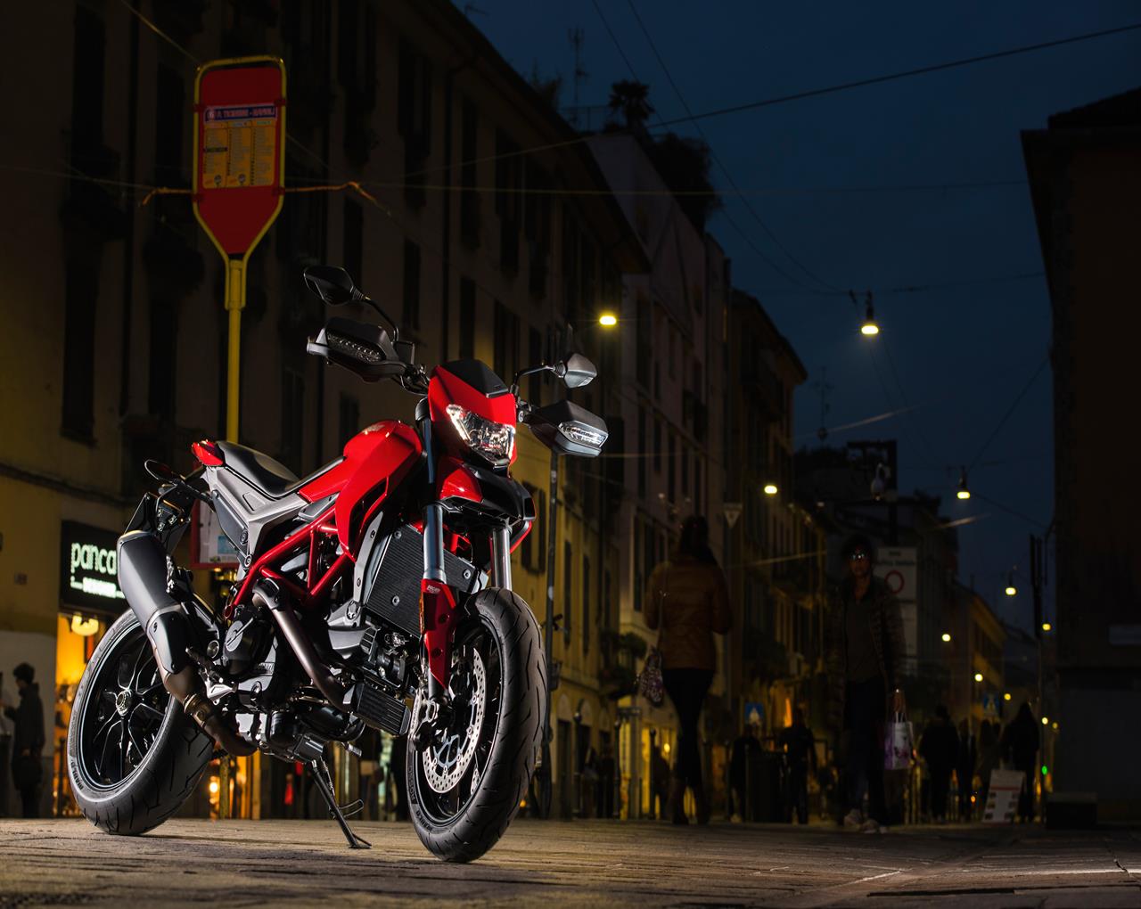 Ducati Hypermotard 939 - MEGA GALLERY