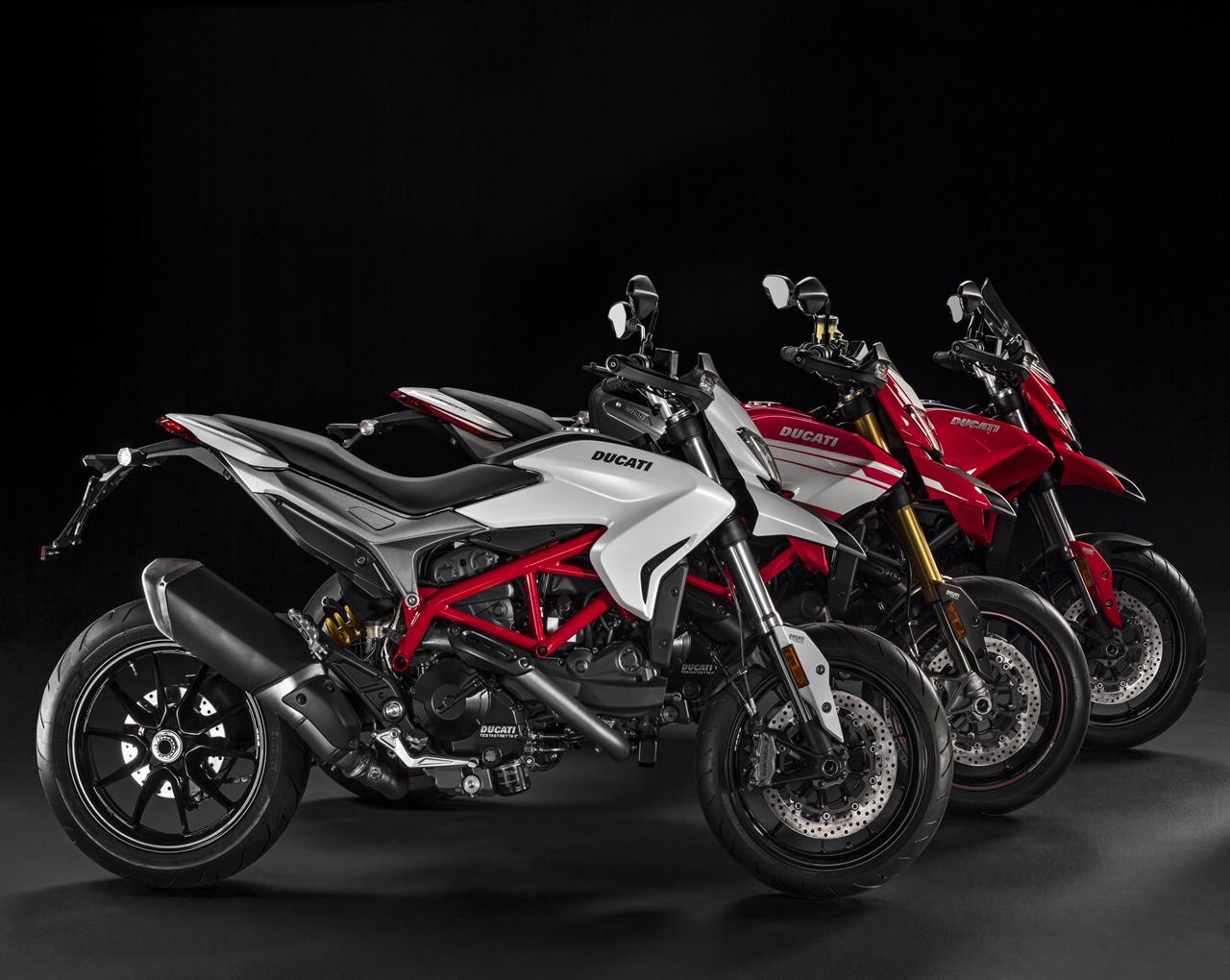 Ducati Hypermotard 939 - MEGA GALLERY