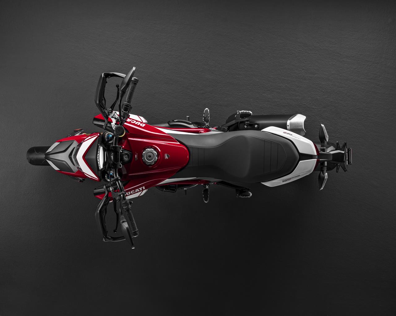 Ducati Hypermotard 939 - MEGA GALLERY