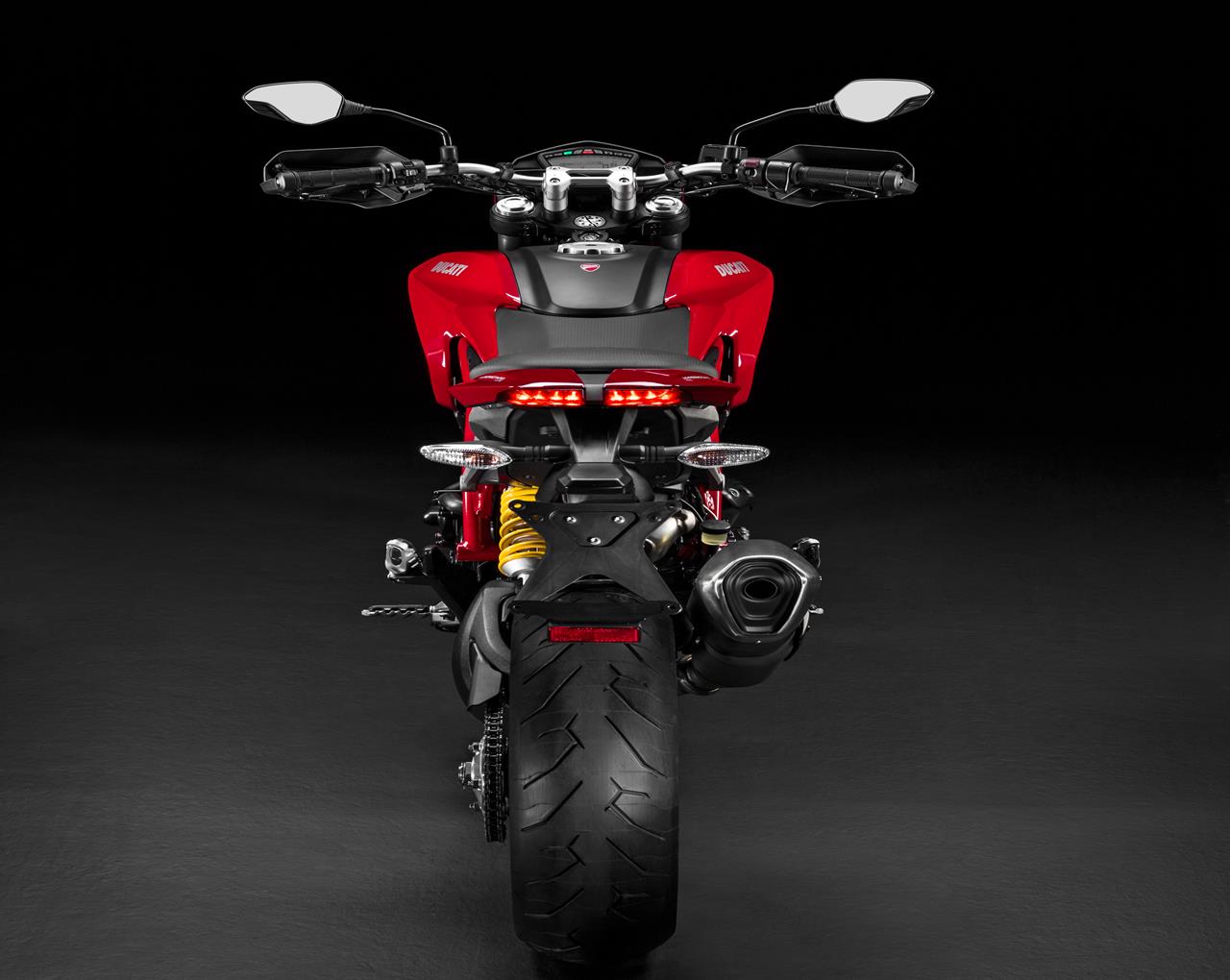Ducati Hypermotard 939 - MEGA GALLERY