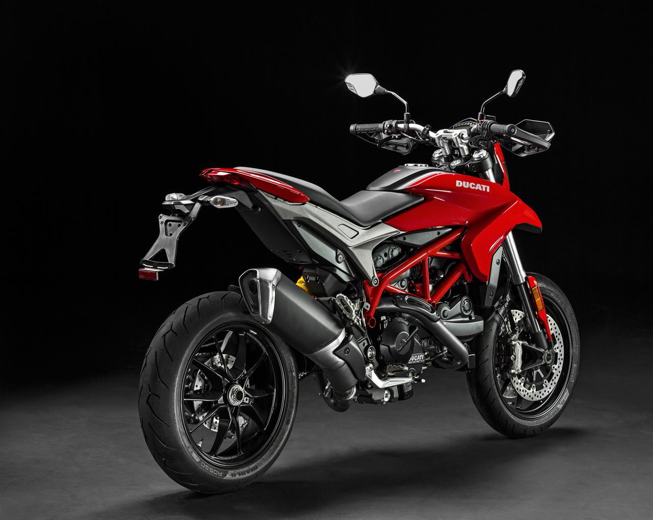 Ducati Hypermotard 939 - MEGA GALLERY