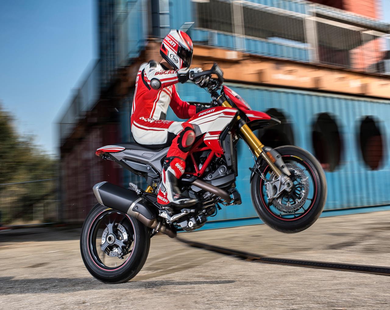 Ducati Hypermotard 939 - MEGA GALLERY