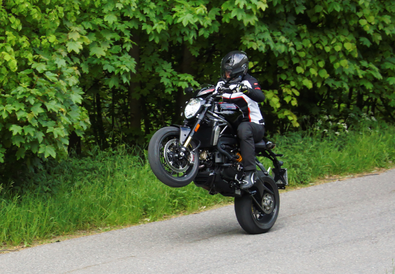 Ducati Monster 1200 R - Prova su strada 2016