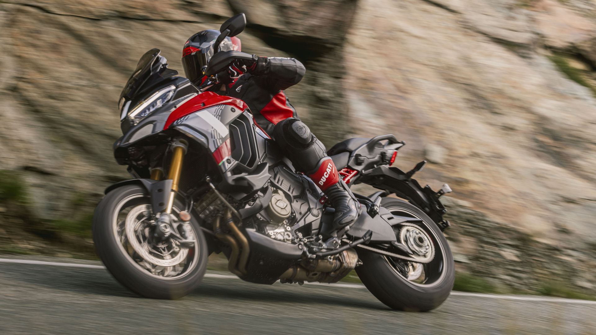 Ducati Multistrada V4 2025