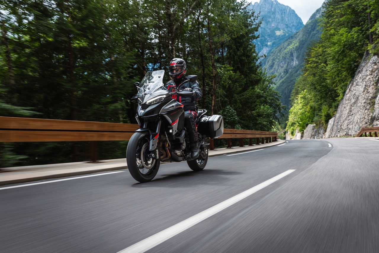 Ducati Multistrada V4 S Grand Tour 2024 - Foto ufficiali