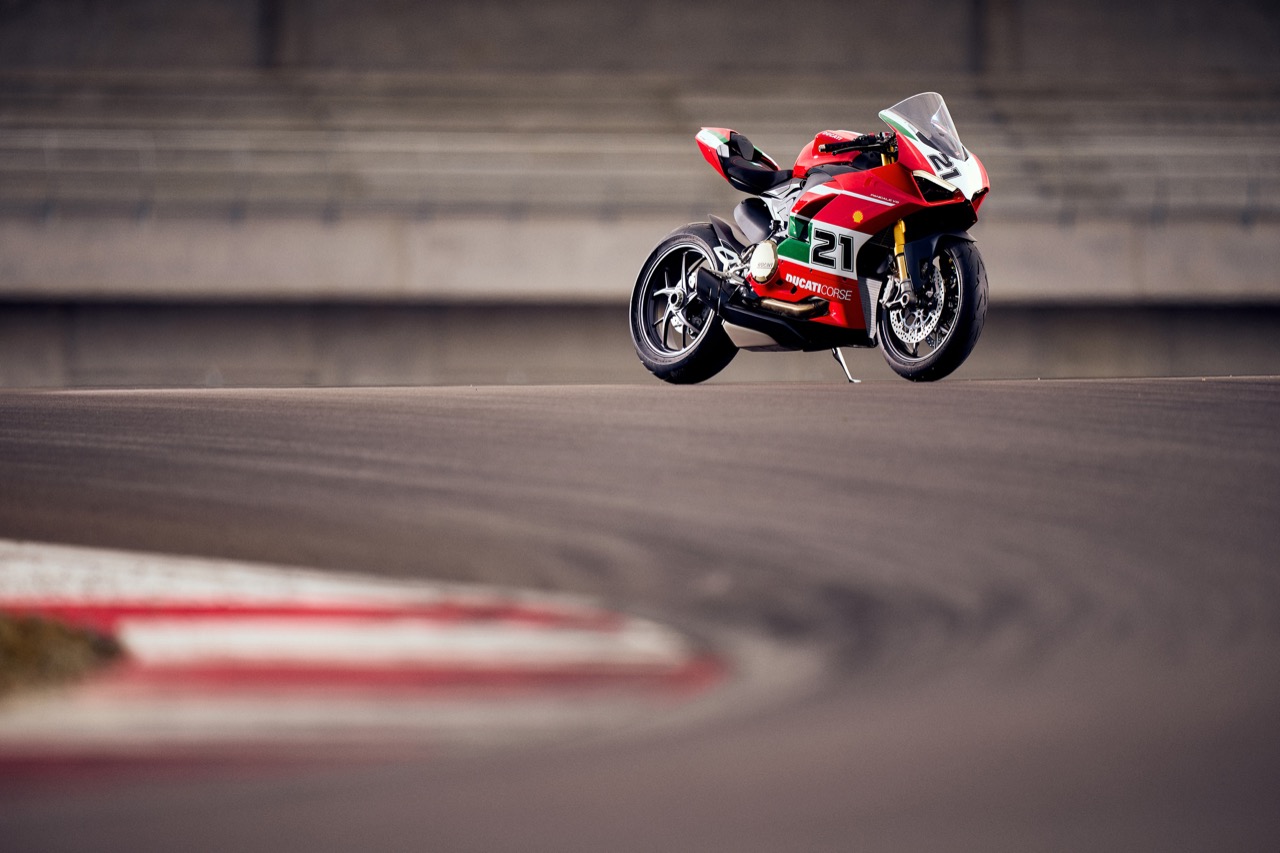 Ducati Panigale V2 Bayliss 1st Championship 20th Anniversary - foto  