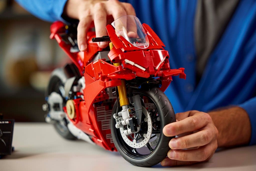 Ducati Panigale V4 S - LEGO TECHNIC