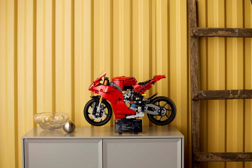 Ducati Panigale V4 S - LEGO TECHNIC