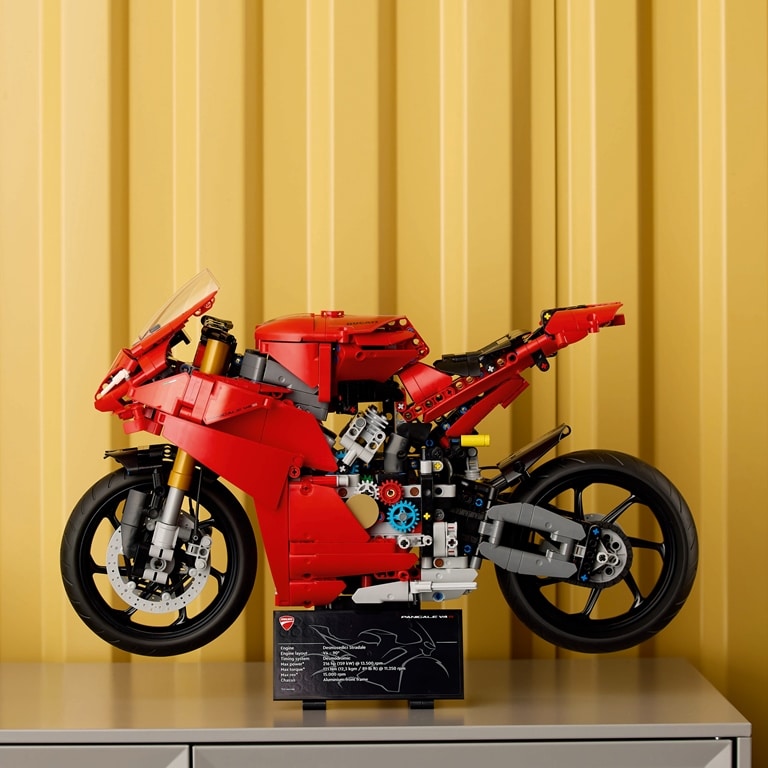 Ducati Panigale V4 S - LEGO TECHNIC
