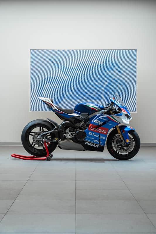 Ducati Panigale V4 Tricolore Italia - Opera d'arte Andrea Crespi