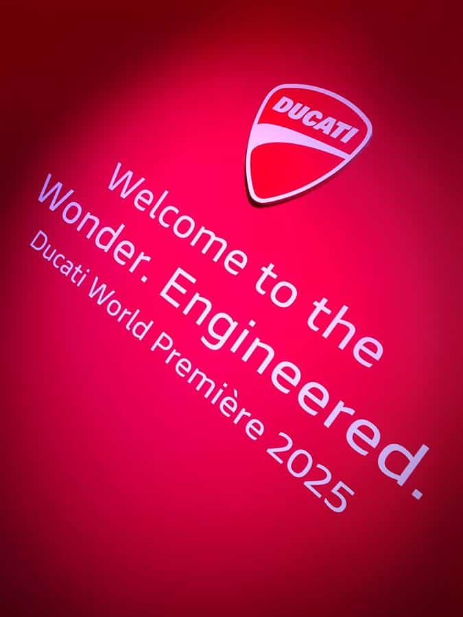 Ducati Panigale V4 V21A - Foto live