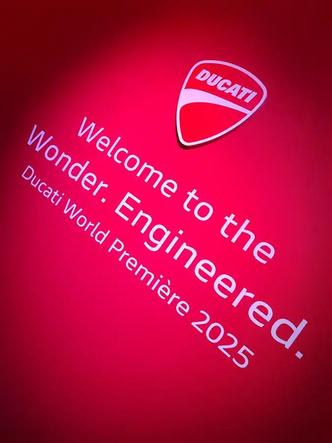 Ducati Panigale V4 V21A - Foto live