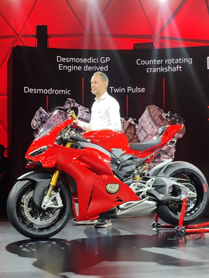 Ducati Panigale V4 V21A - Foto live