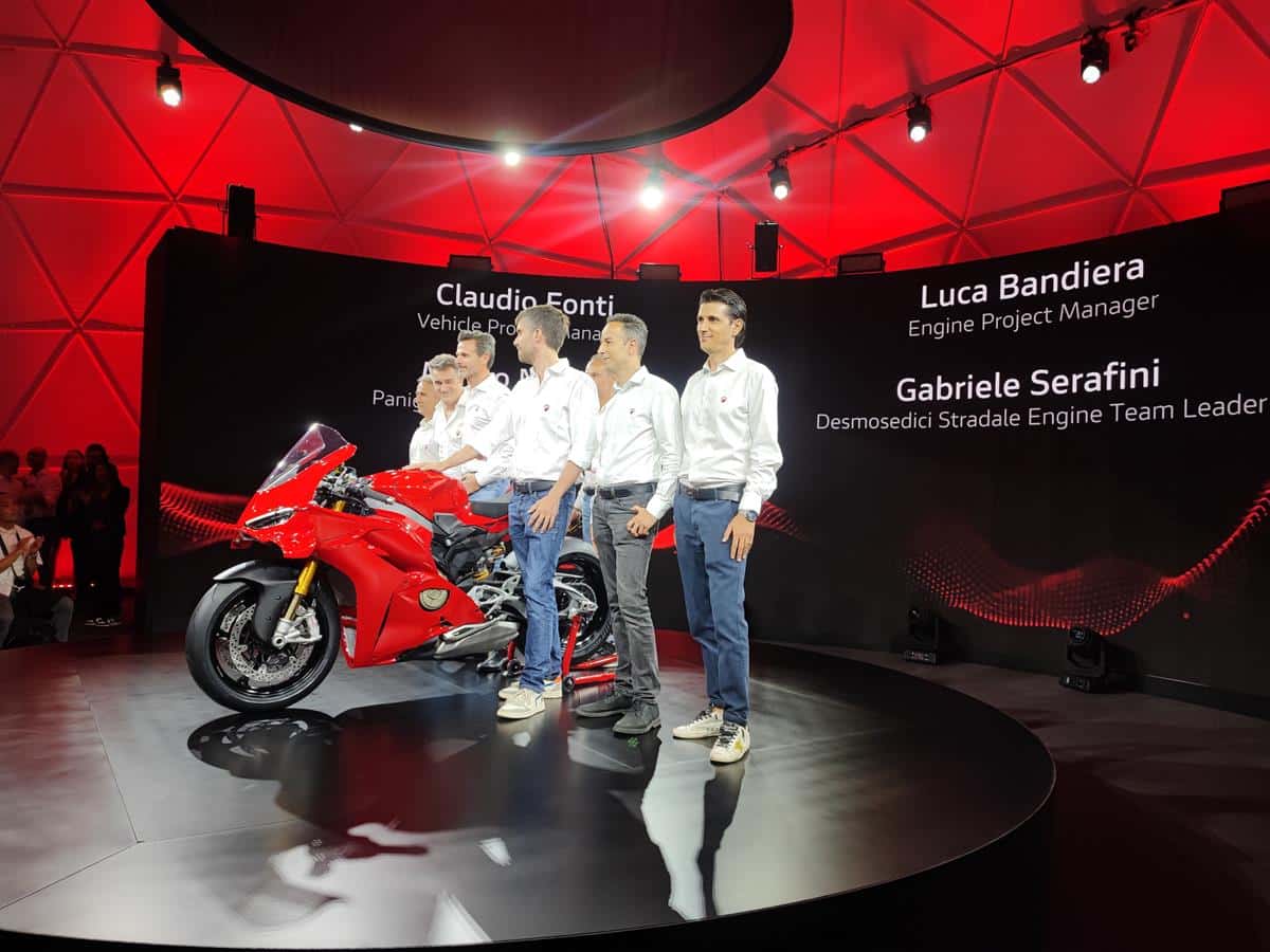 Ducati Panigale V4 V21A - Foto live