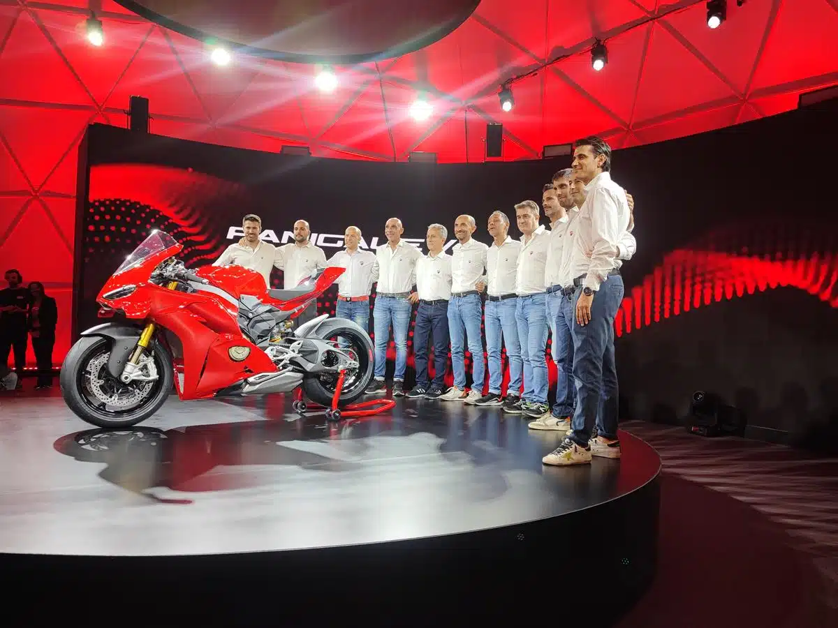 Ducati Panigale V4 V21A - Foto live